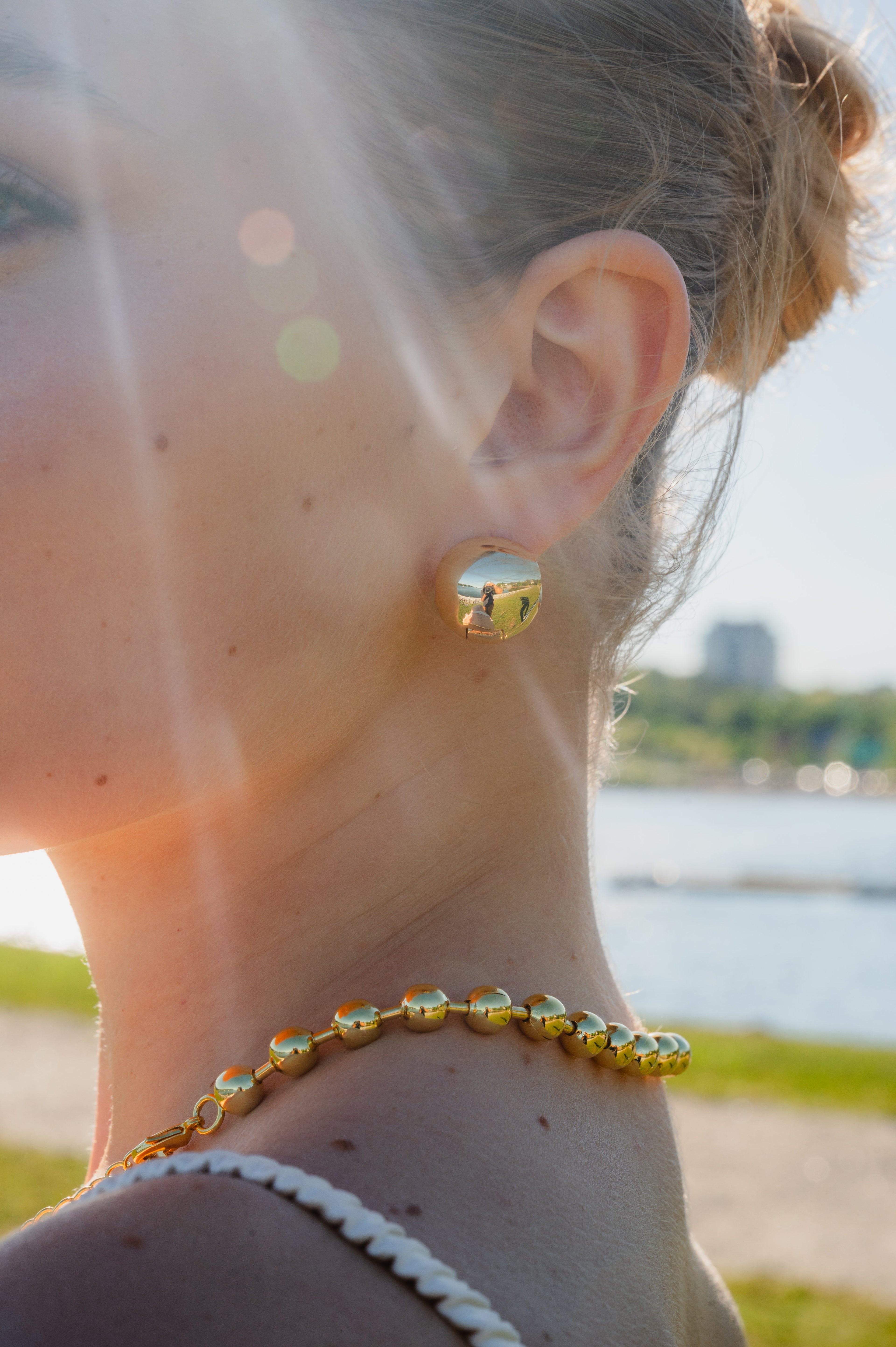 <span data-mce-fragment="1">Shop from our wide range of earrings, hoops, studs, and huggies </span><span data-mce-fragment="1">crafted from high quality materials.</span>