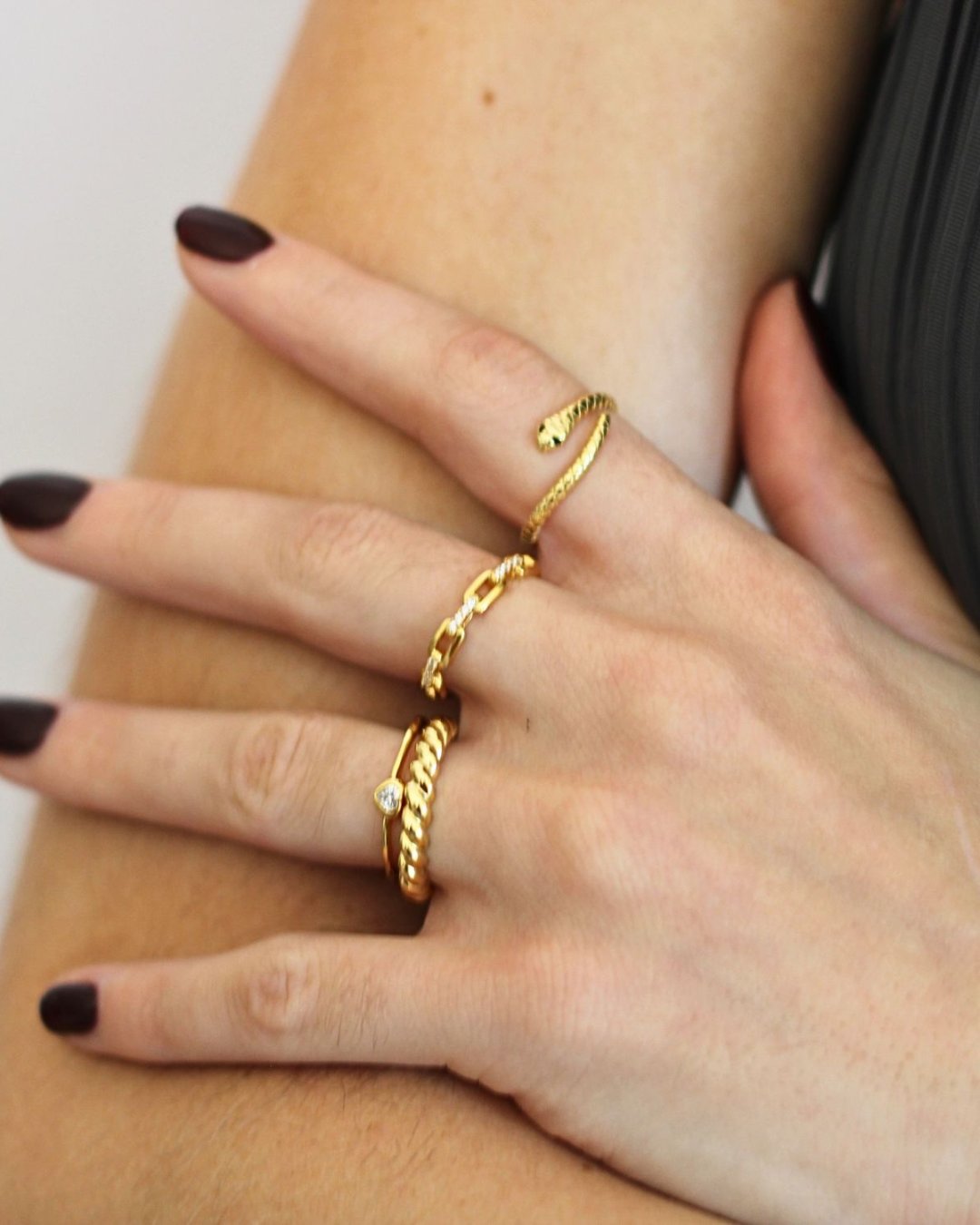 <span data-mce-fragment="1">Shop from our wide range of dainty, chunky, stackable rings </span><span data-mce-fragment="1">crafted from high quality materials.</span>