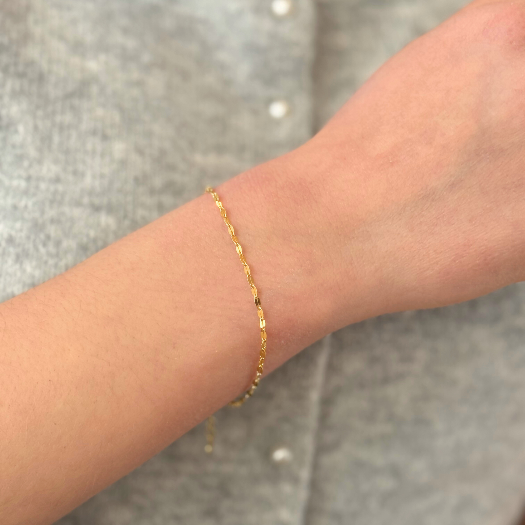 Dainty Gold Shimmer Bracelet
