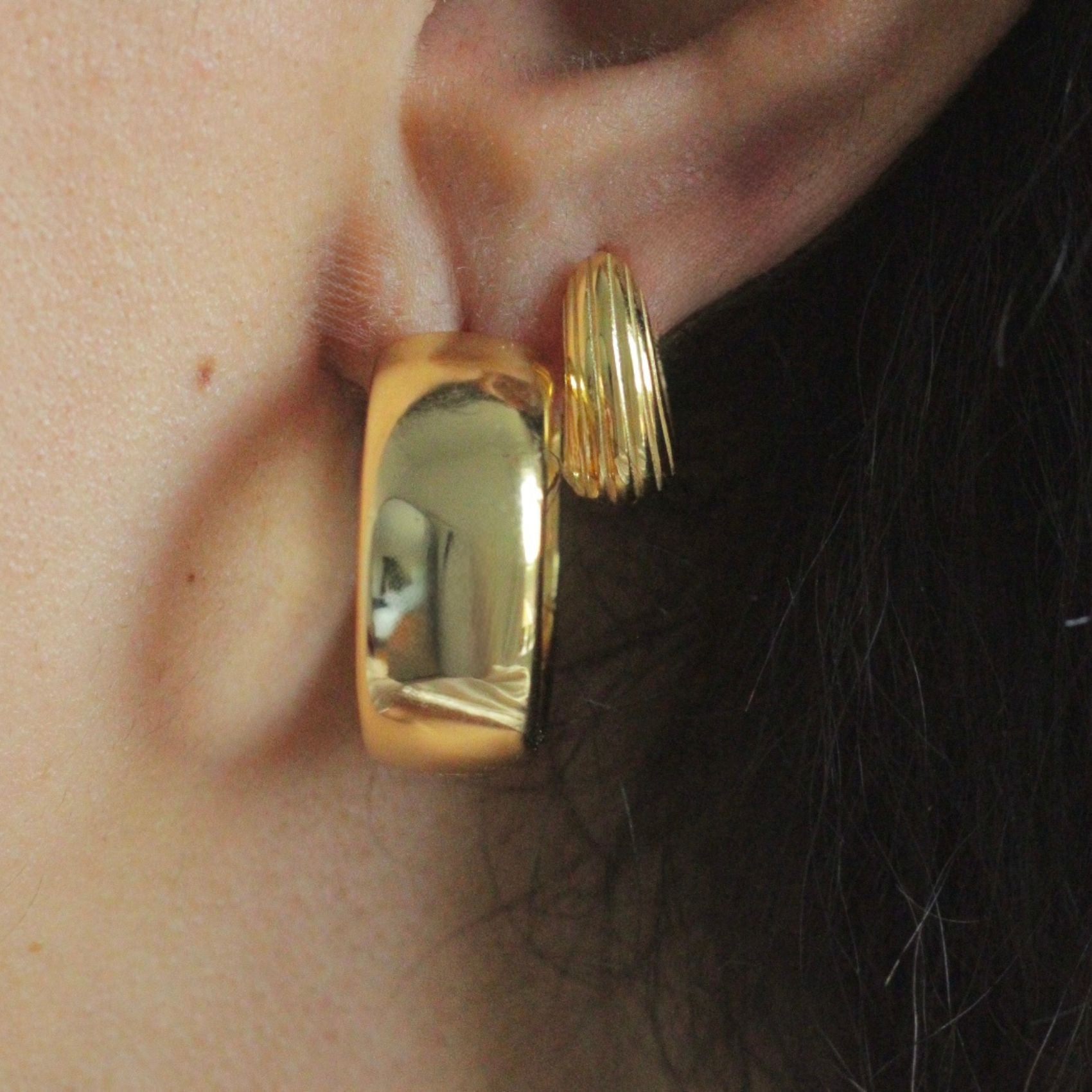 Ribbed Dome Small Hoops