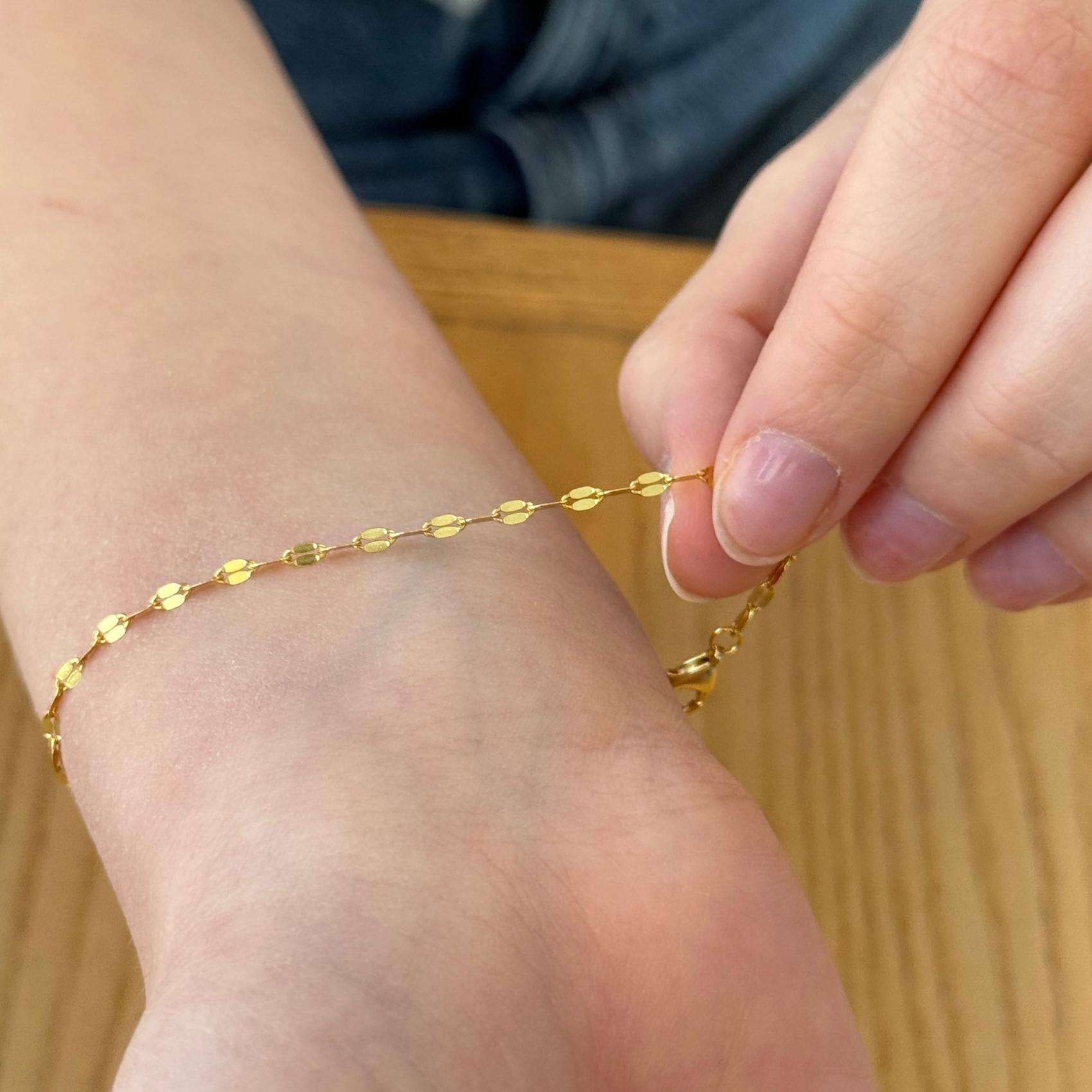 Dainty Gold Shimmer Bracelet