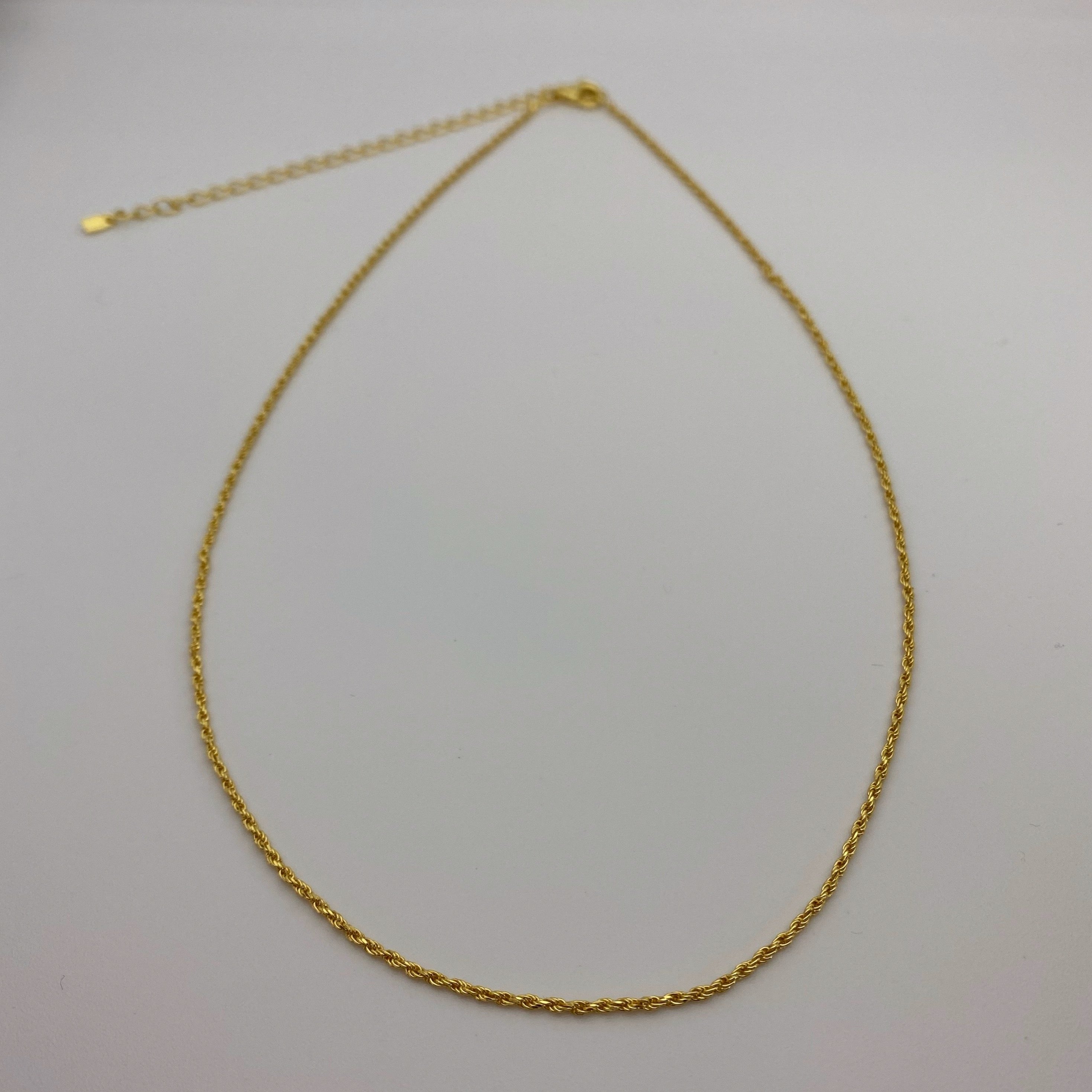 Collier torsadé délicat de 1,5 mm